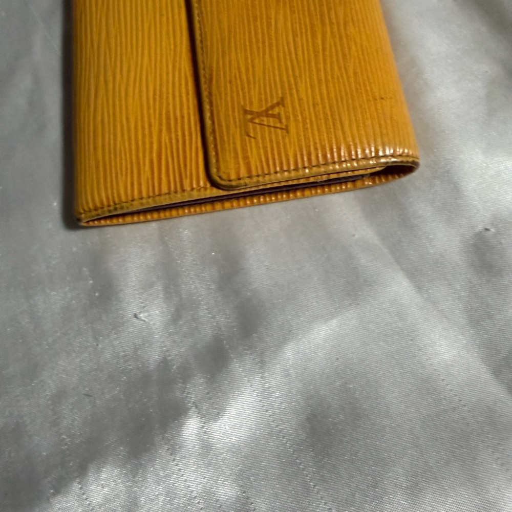 Louis Vuitton Yellow Epi Leather Folded Wallet - Picture 8 of 9